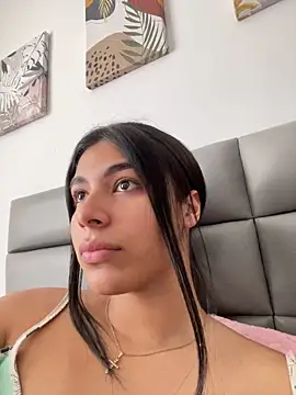 Snapshot of IsabelleFoxx_ chatting on February 21, 2026, 5:04 pm IsabelleFoxx online show from February 21, 2026, 5:04 pm