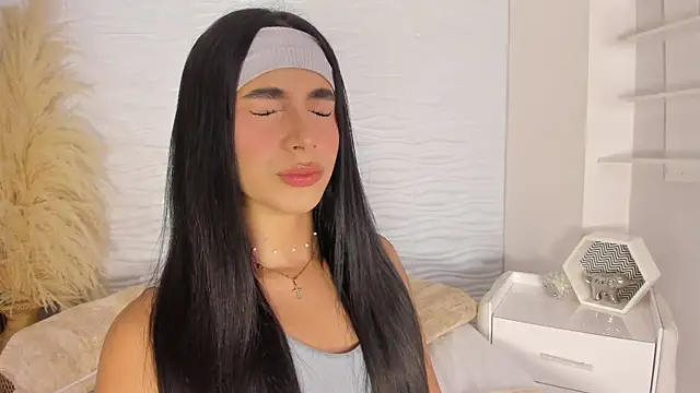 Snapshot of IsabelleFoxx_ chatting on December 17, 2025, 10:04 pm IsabelleFoxx online show from December 17, 2025, 10:04 pm