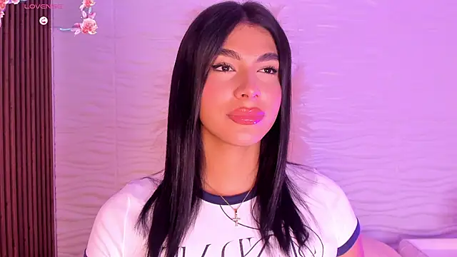 Snapshot of IsabelleFoxx_ chatting on February 20, 2026, 9:39 pm IsabelleFoxx online show from February 20, 2026, 9:39 pm