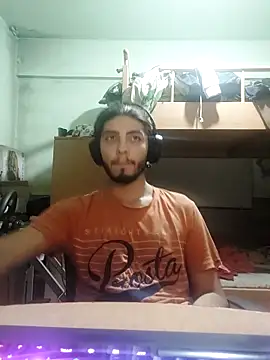 kleineid77 online show from October 24, 2025, 5:01 pm