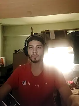 kleineid77 online show from October 26, 2025, 1:33 pm