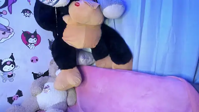 Snapshot of isaaclatino chatting on February 14, 2026, 5:29 am isaaclatino online show from February 14, 2026, 5:29 am