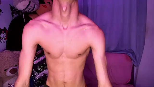 Snapshot of isaaclatino chatting on February 13, 2026, 10:04 am isaaclatino online show from February 13, 2026, 10:04 am