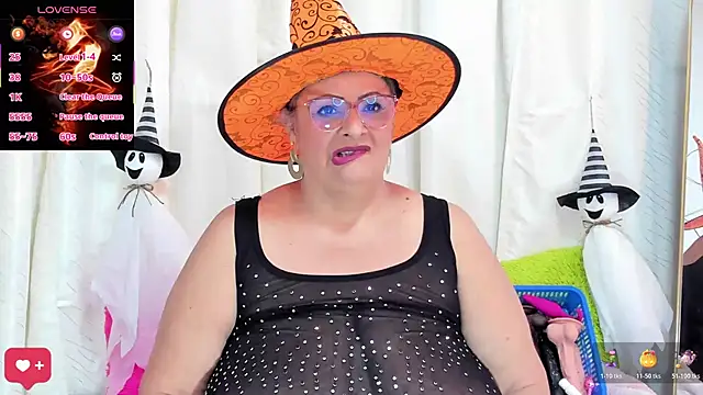 Snapshot of BBW_salome chatting on October 27, 2025, 8:43 pm BBW salome online show from October 27, 2025, 8:43 pm