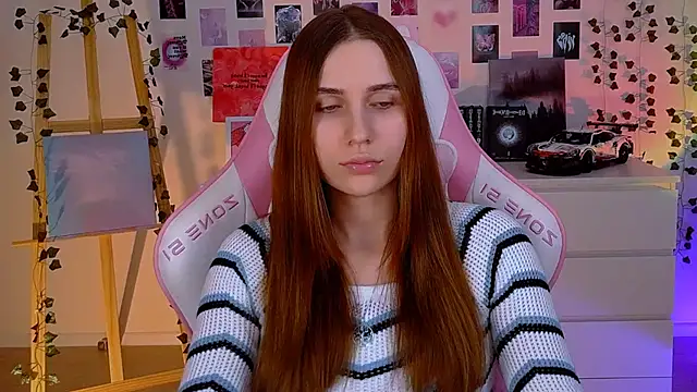 AliceCharmy online show from February 12, 2025, 4:44 pm