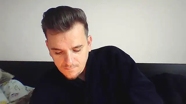 Snapshot of Huge_cock22cm chatting on October 27, 2025, 6:03 am Huge cock22cm online show from October 27, 2025, 6:03 am