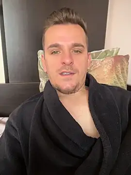Snapshot of Huge_cock22cm chatting on April 30, 2026, 8:32 am Huge cock22cm online show from April 30, 2026, 8:32 am