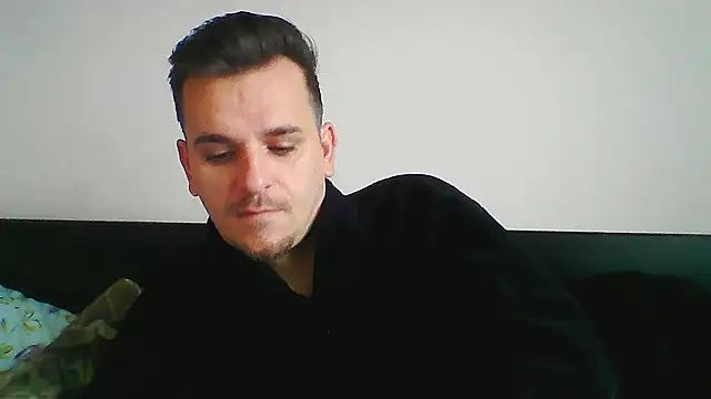 Snapshot of Huge_cock22cm chatting on October 26, 2025, 7:42 am Huge cock22cm online show from October 26, 2025, 7:42 am