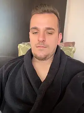 Snapshot of Huge_cock22cm chatting on May 4, 2026, 9:23 am Huge cock22cm online show from May 4, 2026, 9:23 am