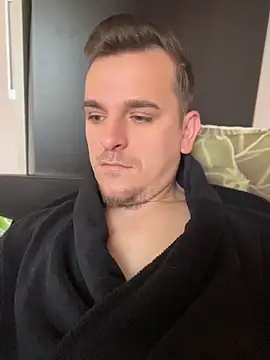 Snapshot of Huge_cock22cm chatting on April 28, 2026, 5:23 am Huge cock22cm online show from April 28, 2026, 5:23 am