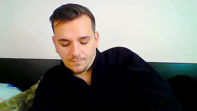 Snapshot of Huge_cock22cm chatting on December 16, 2025, 8:18 am Huge cock22cm online show from December 16, 2025, 8:18 am