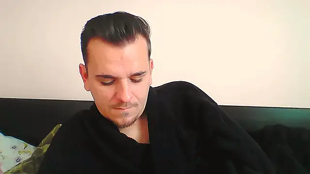 Snapshot of Huge_cock22cm chatting on November 26, 2025, 8:25 am Huge cock22cm online show from November 26, 2025, 8:25 am