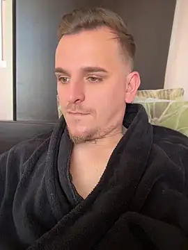 Snapshot of Huge_cock22cm chatting on May 7, 2026, 9:56 am Huge cock22cm online show from May 7, 2026, 9:56 am