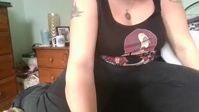 MissKisu online show from November 11, 2025, 10:43 am