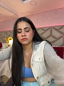 Snapshot of Brenda_Garcia chatting on November 14, 2025, 8:23 pm Brenda Garcia online show from November 14, 2025, 8:23 pm