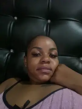 Snapshot of Fiercefoxxy chatting on December 22, 2025, 6:35 am Fiercefoxxy online show from December 22, 2025, 6:35 am