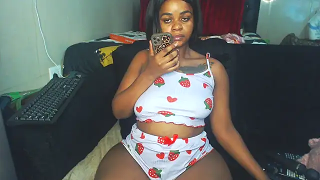 Snapshot of Fiercefoxxy chatting on February 13, 2026, 9:48 pm Fiercefoxxy online show from February 13, 2026, 9:48 pm