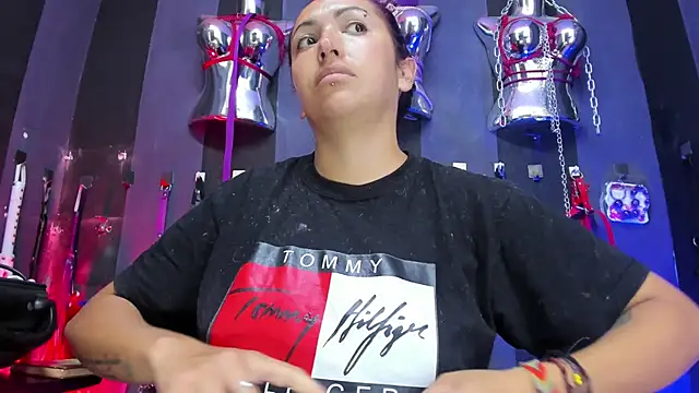 Snapshot of LucyStrike_ chatting on October 13, 2025, 11:16 pm LucyStrike online show from October 13, 2025, 11:16 pm