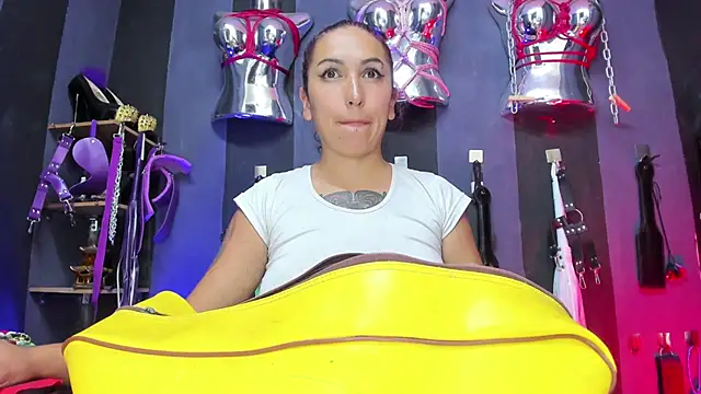 Snapshot of LucyStrike_ chatting on September 20, 2025, 10:26 pm LucyStrike online show from September 20, 2025, 10:26 pm