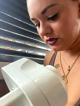 Snapshot of Luccreccia_ chatting on September 13, 2025, 2:17 pm Luccreccia  online show from September 13, 2025, 2:17 pm