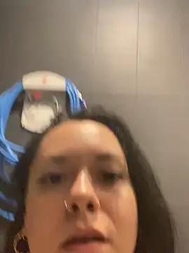 Snapshot of Luccreccia_ chatting on September 28, 2025, 9:27 am Luccreccia  online show from September 28, 2025, 9:27 am