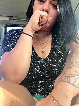 Snapshot of Luccreccia_ chatting on October 5, 2025, 8:38 am Luccreccia  online show from October 5, 2025, 8:38 am