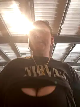 Snapshot of Luccreccia_ chatting on October 12, 2025, 8:26 am Luccreccia  online show from October 12, 2025, 8:26 am