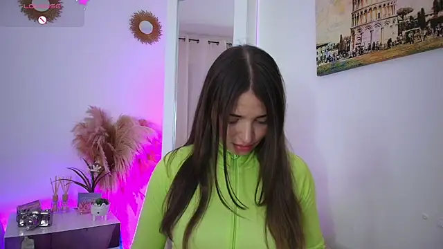 Snapshot of Ashleyjenner_ chatting on November 20, 2025, 4:24 am Ashleyjenner online show from November 20, 2025, 4:24 am