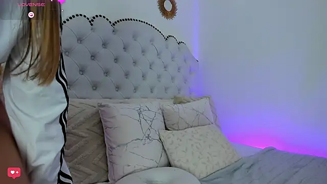 Snapshot of Ashleyjenner_ chatting on March 17, 2025, 10:29 pm Ashleyjenner online show from March 17, 2025, 10:29 pm