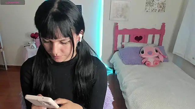 cute roxy online show from February 27, 2025, 12:36 am