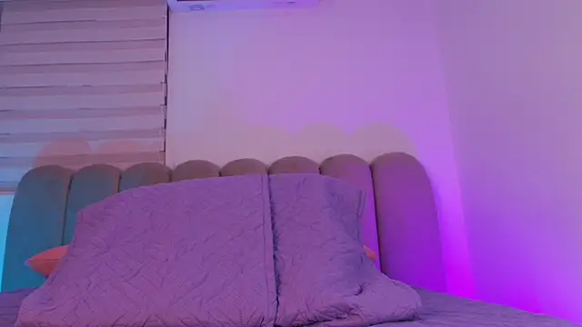 hot dione online show from November 27, 2025, 7:14 pm