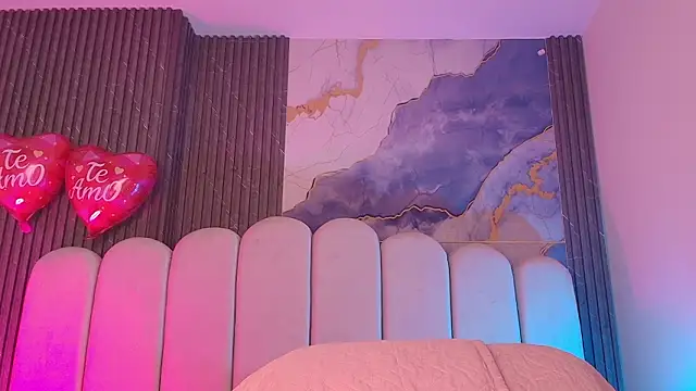 hot dione online show from February 23, 2026, 7:25 pm