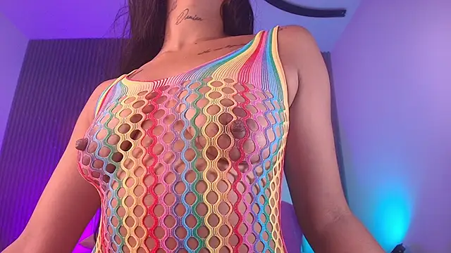 hot dione online show from April 12, 2026, 7:17 pm