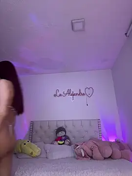 alee lenoxx online show from December 22, 2025, 9:42 am