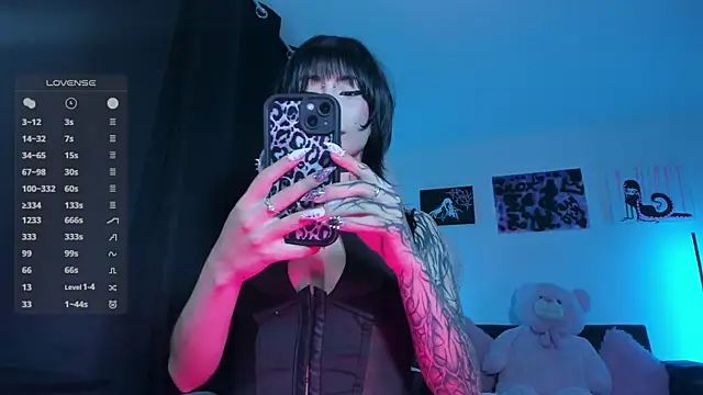 Snapshot of satanbabee chatting on April 24, 2026, 12:34 am satanbabee online show from April 24, 2026, 12:34 am