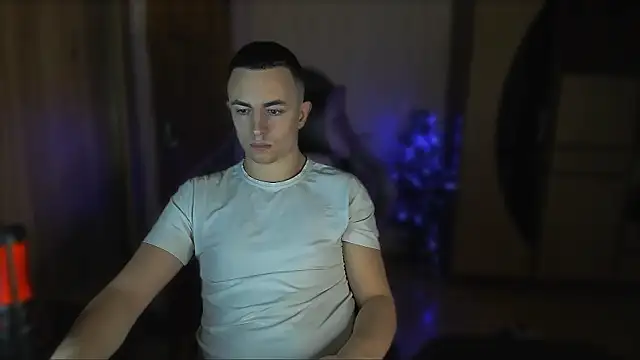 Snapshot of bigmark033 chatting on December 3, 2024, 3:50 pm bigmark033 online show from December 3, 2024, 3:50 pm