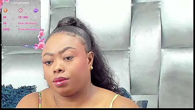 Snapshot of CamilaBenitez chatting on May 1, 2026, 2:44 pm CamilaBenitez online show from May 1, 2026, 2:44 pm