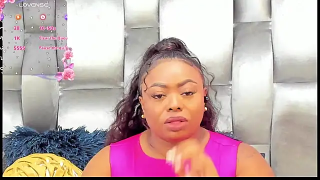 Snapshot of CamilaBenitez chatting on April 30, 2026, 10:47 pm CamilaBenitez online show from April 30, 2026, 10:47 pm
