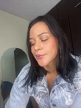 Snapshot of AvaAngel69 chatting on May 3, 2026, 2:38 am AvaAngel69 online show from May 3, 2026, 2:38 am