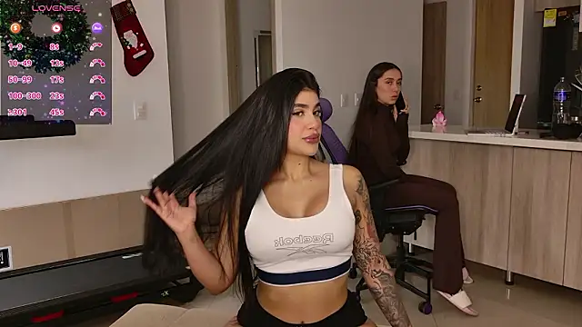 Snapshot of emiliasommer chatting on February 11, 2026, 9:03 pm emiliasommer online show from February 11, 2026, 9:03 pm