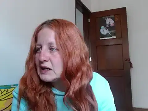 Snapshot of ViioletaMora chatting on October 21, 2025, 7:35 pm ViioletaMora online show from October 21, 2025, 7:35 pm