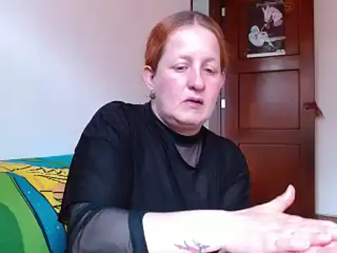 Snapshot of ViioletaMora chatting on November 18, 2025, 6:00 pm ViioletaMora online show from November 18, 2025, 6:00 pm