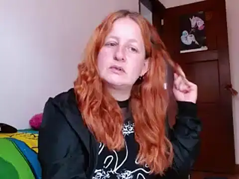 Snapshot of ViioletaMora chatting on November 16, 2025, 10:02 pm ViioletaMora online show from November 16, 2025, 10:02 pm