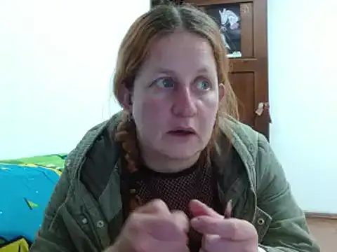 Snapshot of ViioletaMora chatting on December 17, 2025, 3:11 am ViioletaMora online show from December 17, 2025, 3:11 am