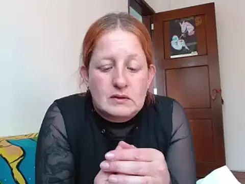 Snapshot of ViioletaMora chatting on November 7, 2025, 7:40 pm ViioletaMora online show from November 7, 2025, 7:40 pm