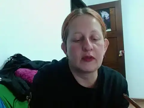 Snapshot of ViioletaMora chatting on November 2, 2025, 11:21 pm ViioletaMora online show from November 2, 2025, 11:21 pm