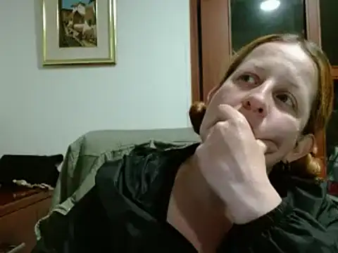 Snapshot of ViioletaMora chatting on December 13, 2025, 8:04 pm ViioletaMora online show from December 13, 2025, 8:04 pm