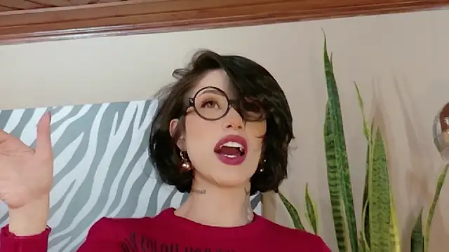 Hannah Borbon online show from November 13, 2025, 1:20 am