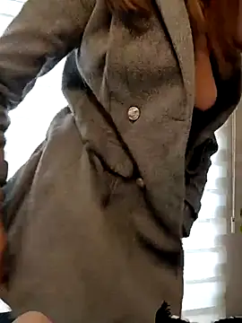 maliciaworld online show from March 5, 2025, 8:10 pm