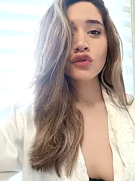 maliciaworld online show from March 21, 2025, 6:07 pm